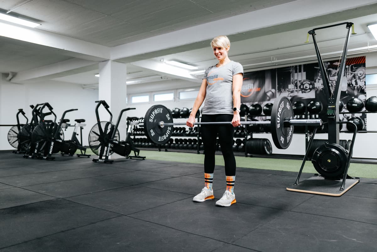 CrossFitterin beim Dead Lift CrossFitterin beim Dead Lift